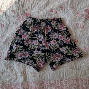 Vintage ID Distinctions L Floral Women's Shorts - Black and Pink